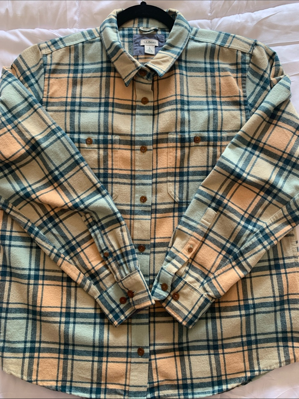 L.L. Bean Men’s Large Cream and Teal Plaid Casual Button-Down Shirt